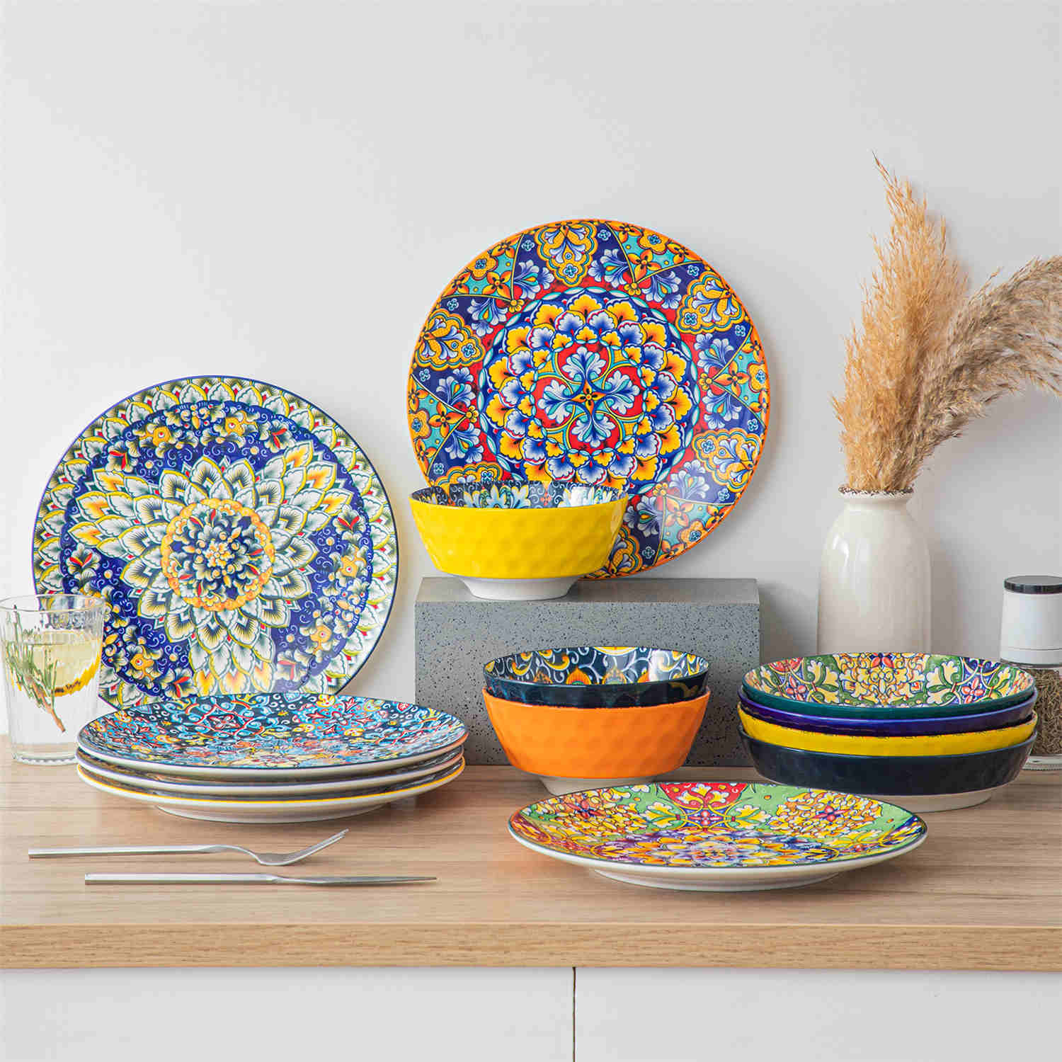 Boho Chic Simi Porcelain Dinner Plates Set of 6 with Vibrant Pattern-vancasso